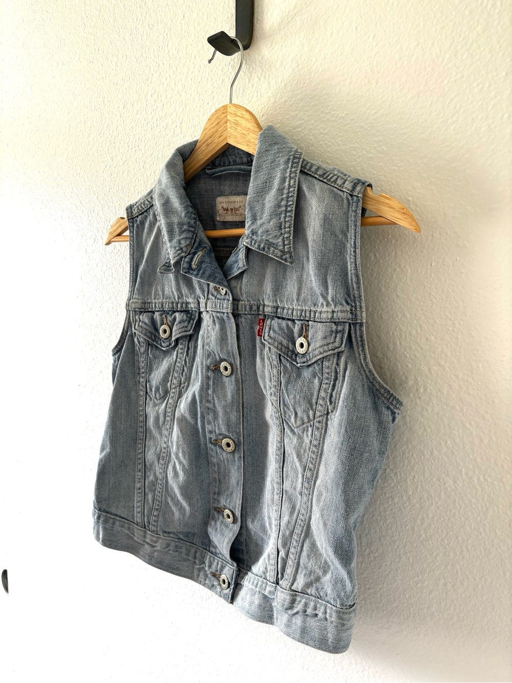Levi's Denim Vest - Picture 3 of 6